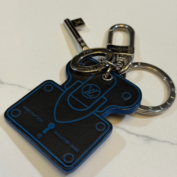 Louis Vuitton Black and Blue Key Holder - Picture 1 of 4